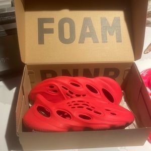 COPY - Yeezy foam rnnr vermillion